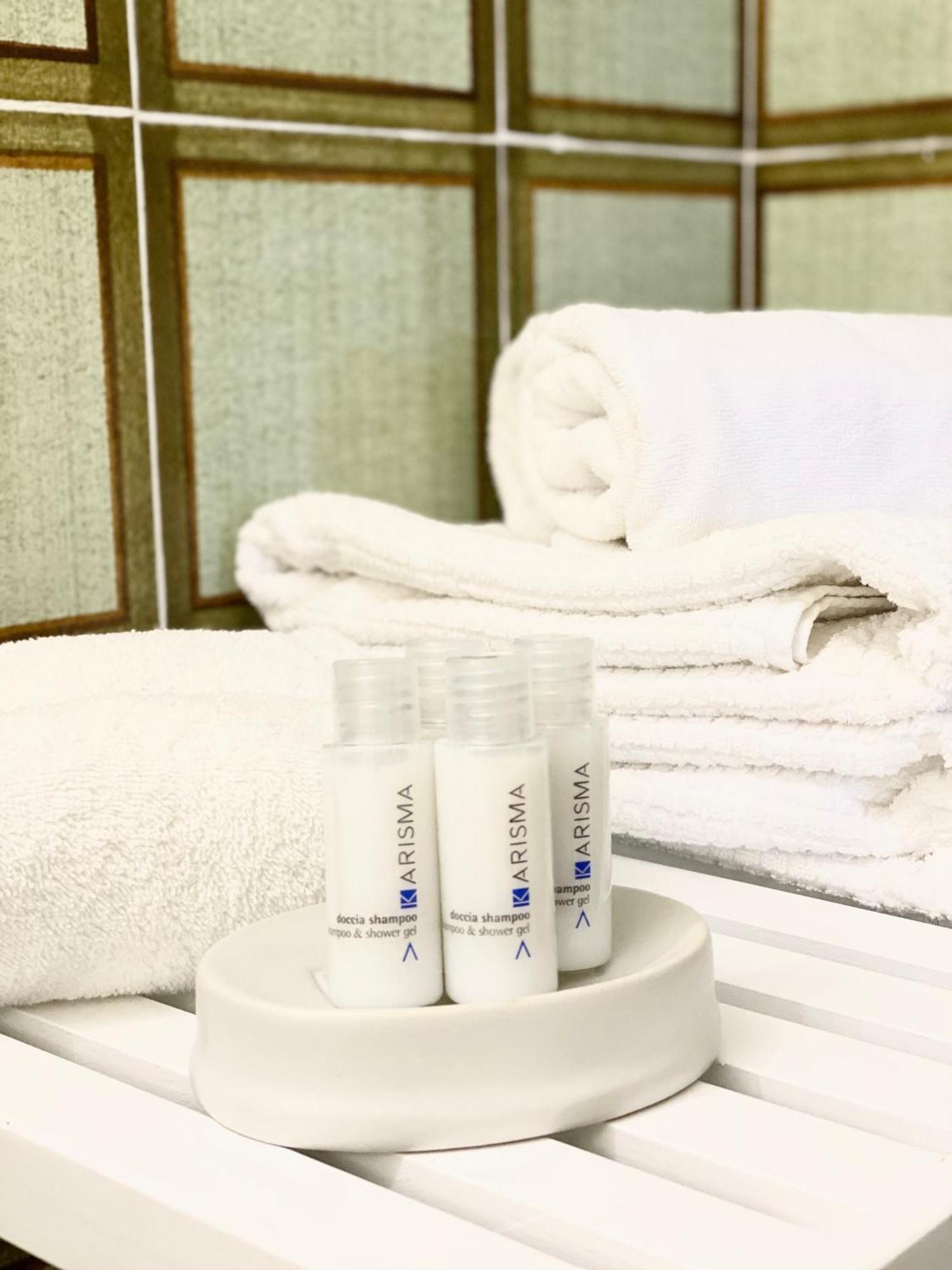 Cala Reale Rooms Marinella マリネッラ エクステリア 写真