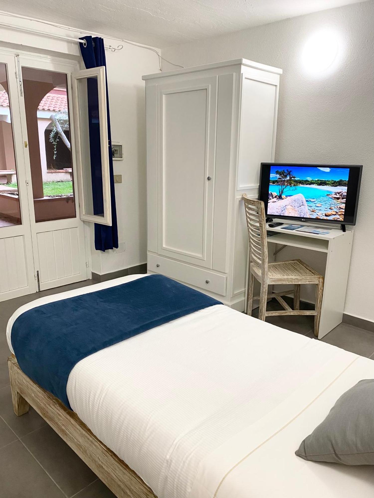 Cala Reale Rooms Marinella マリネッラ エクステリア 写真