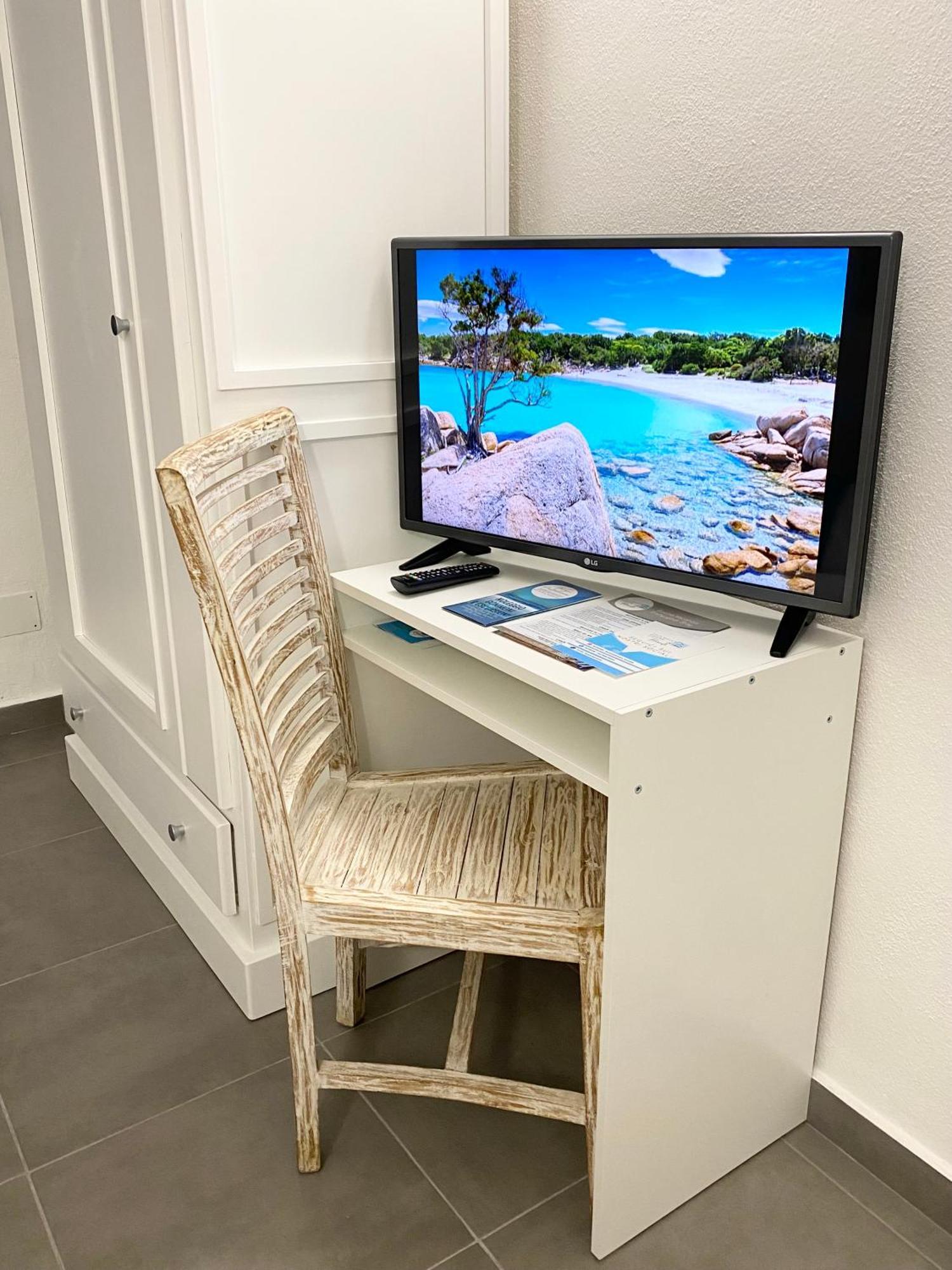 Cala Reale Rooms Marinella マリネッラ エクステリア 写真